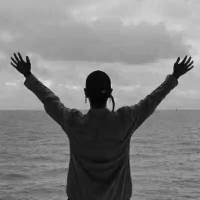 2021黑白意境背影头像