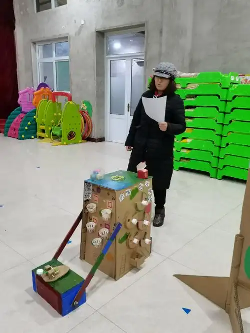 匠心独运,——新纺幼儿园教师自制教玩具展评