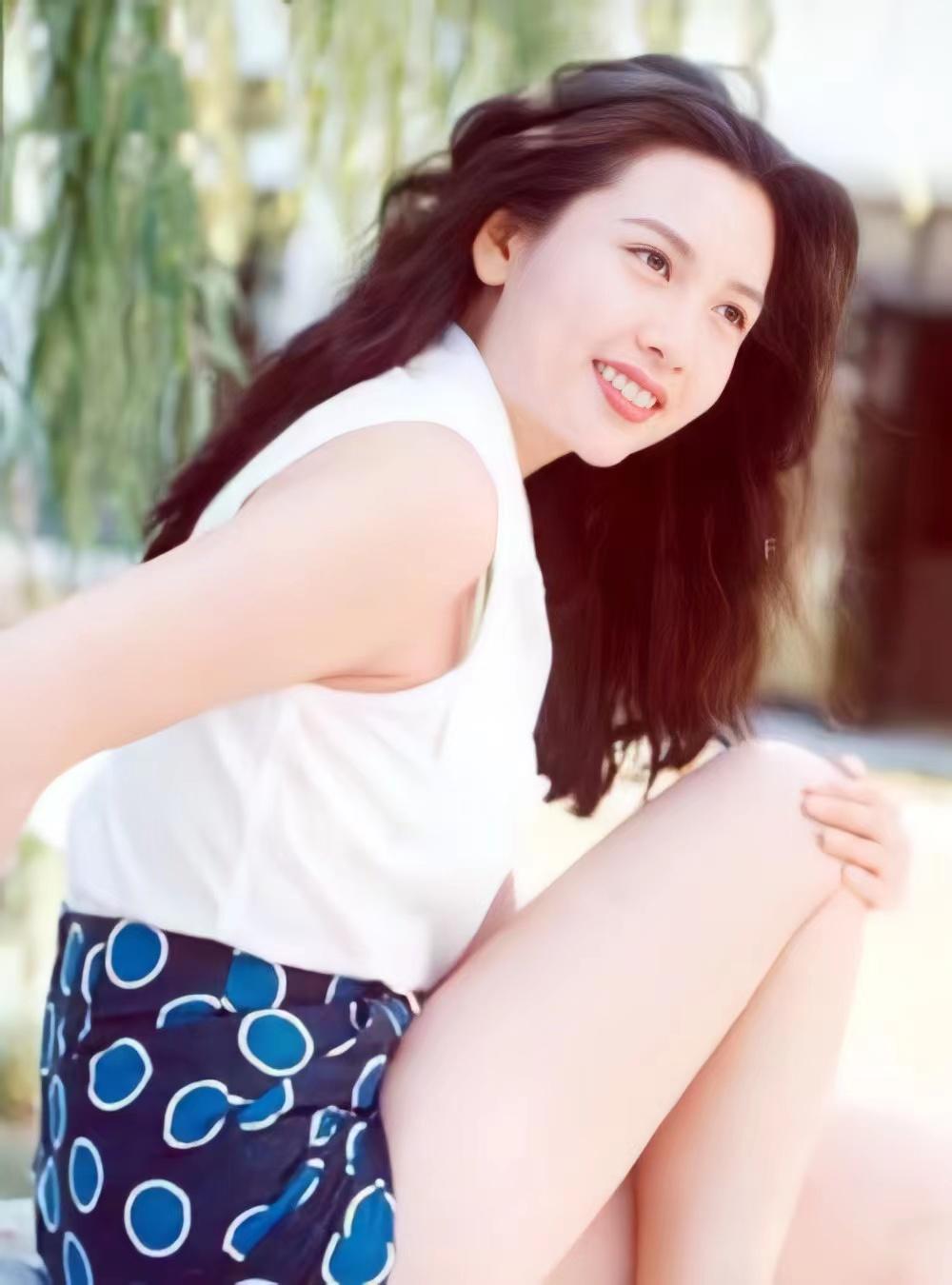 各位有没有邱淑贞的美照? - 知乎