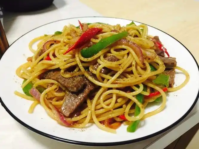 黑椒牛排意大利面
