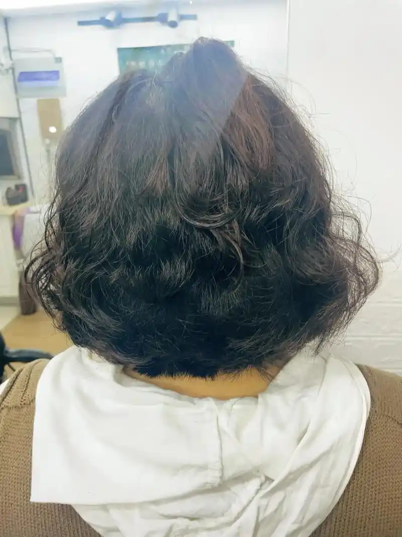 美少女的蛋蛋卷#女士短发发型烫发效果图 - 抖音