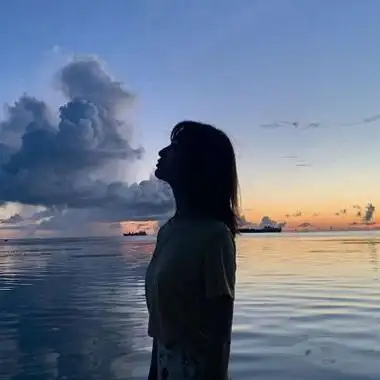 伤感头像女生唯美孤独意境图片女生背影图片大全孤独感的女生微信头