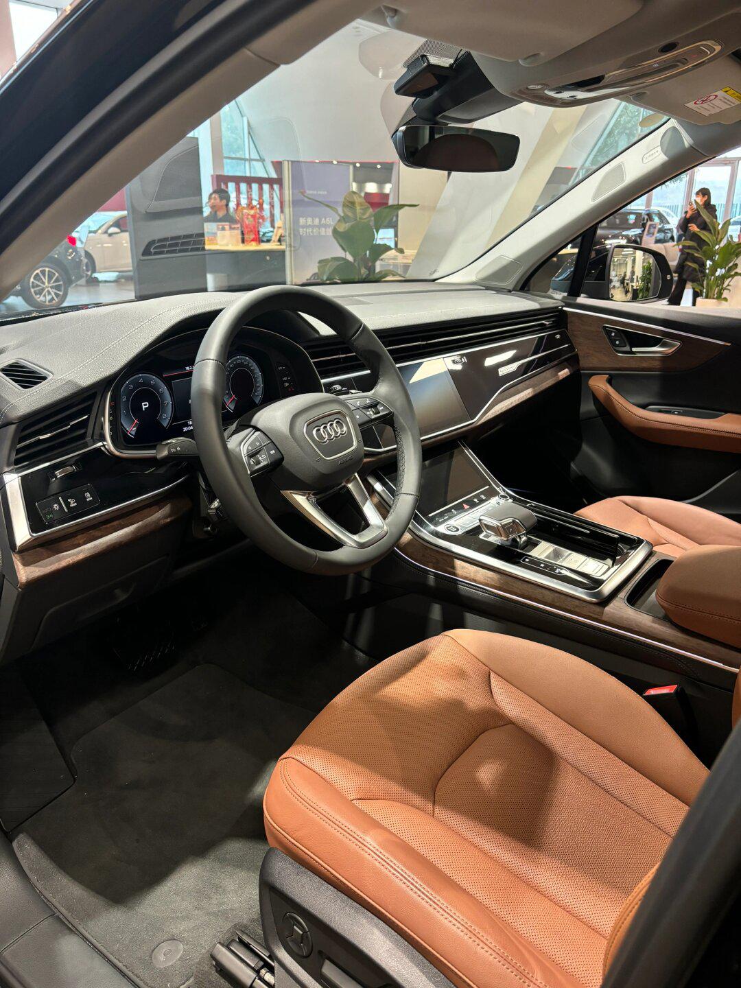 南京 奥迪进口q7 3.0t霍加狓粽内饰现车一台