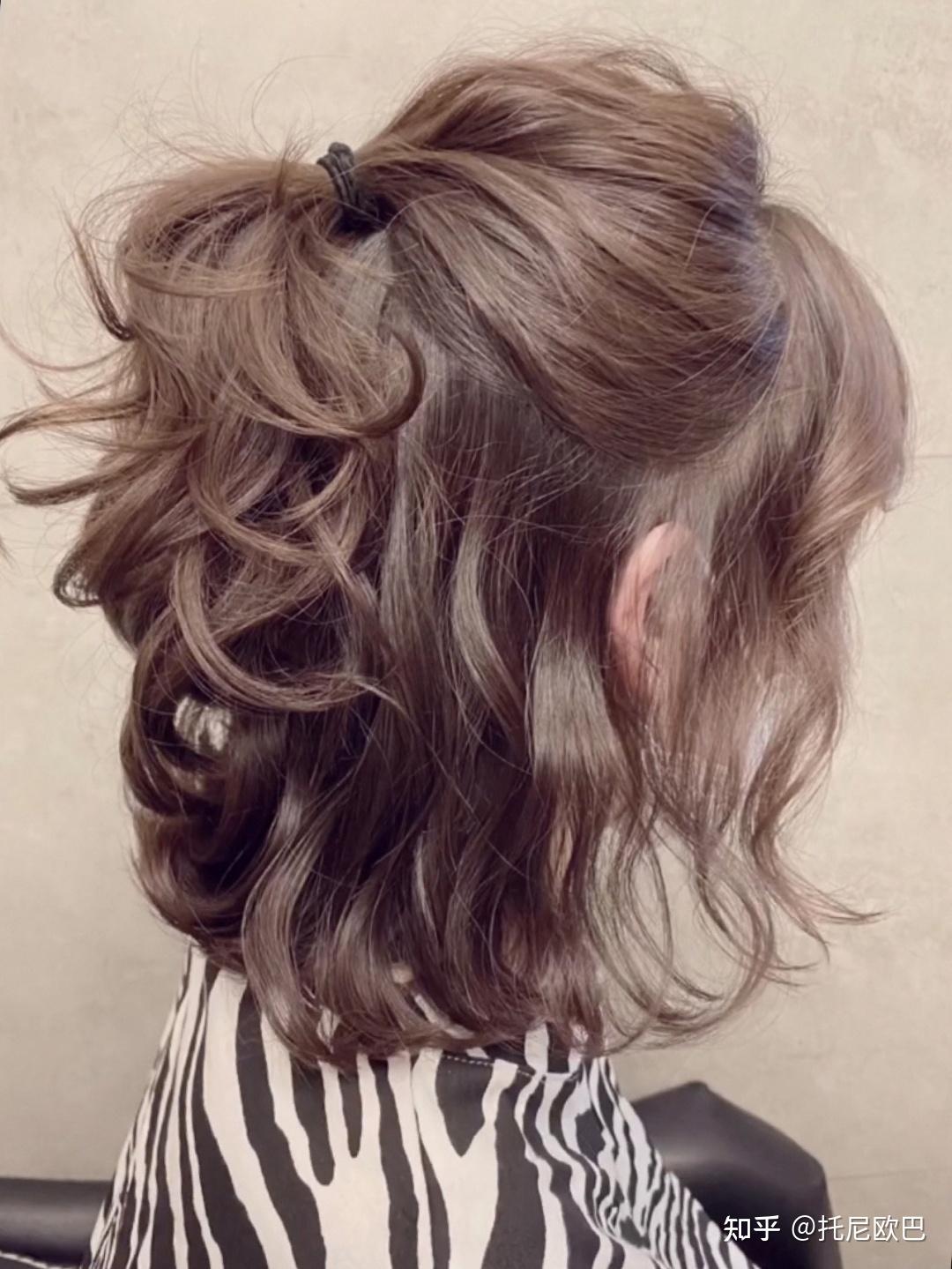 短发烫发发型2021时尚有个性备受女生青眯