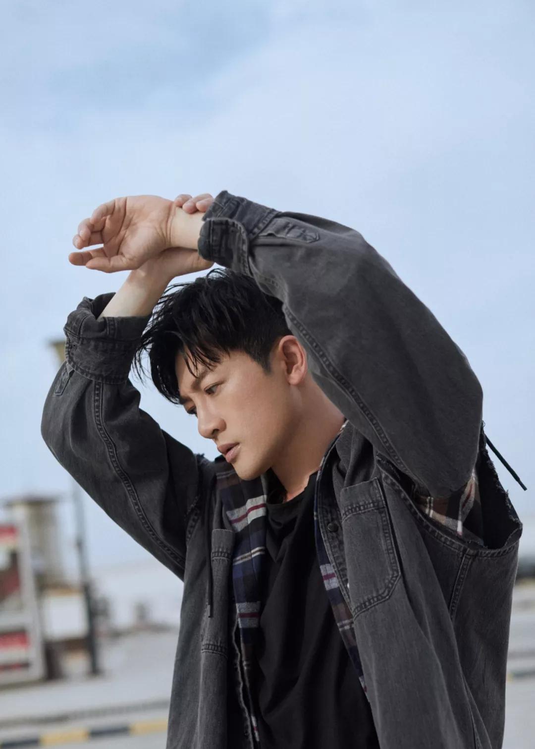 苏有朋46岁的少年感是自己给自己的