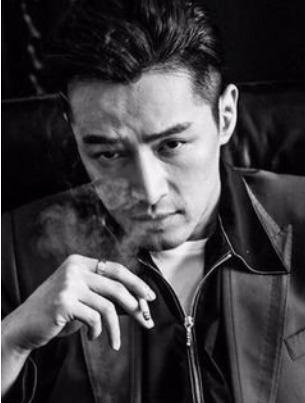 10位明星抽烟姿势,吴彦祖帅气,张国荣销魂,周润发成就经典_李连杰