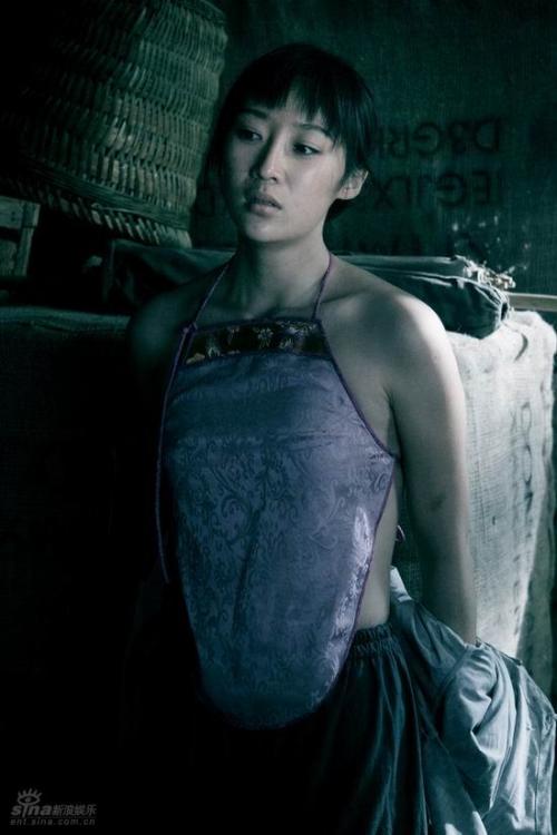 赵子惠在那部戏里穿肚兜