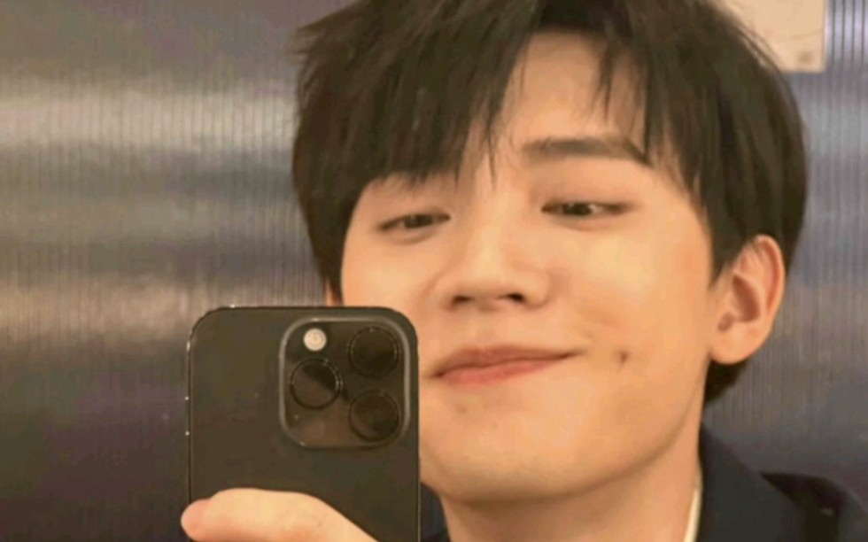 爱死周翊然的梨涡浅笑