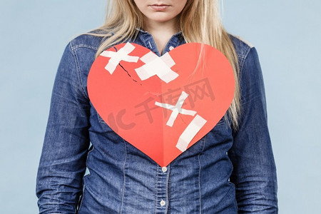 面目全非的女人,心碎如纸.美女女孩