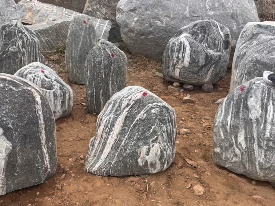 武汉本地泰山石敢当招财纳福保平安/武汉景观石厂家