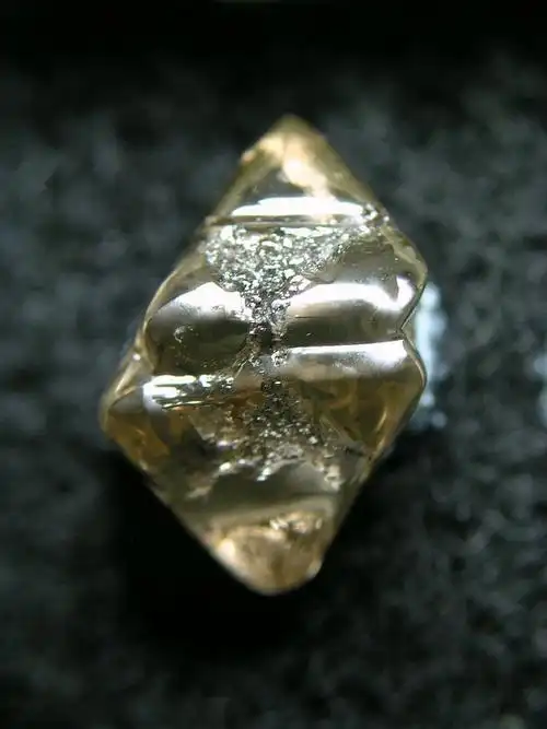 大自然的瑰宝——宝石矿