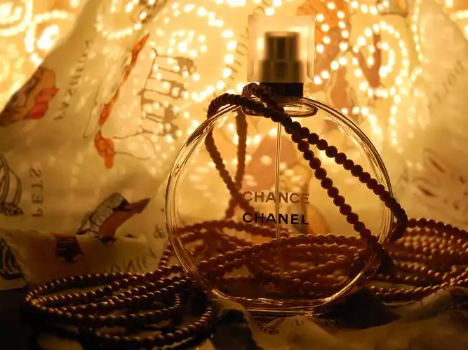 瓶中精灵,chanel,香奈儿,香水,邂逅,珍珠项链,文艺,唯美,岁月静好