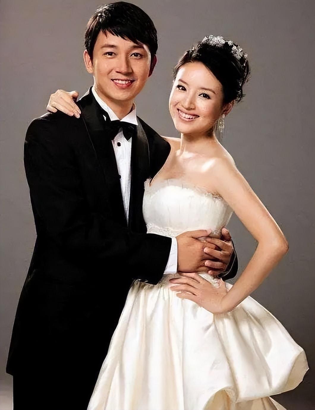 这一次,43岁的董洁能被大家宽容吗?_潘粤明_张艺谋_父母