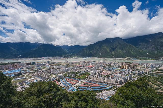 波密县城海拔多少米?