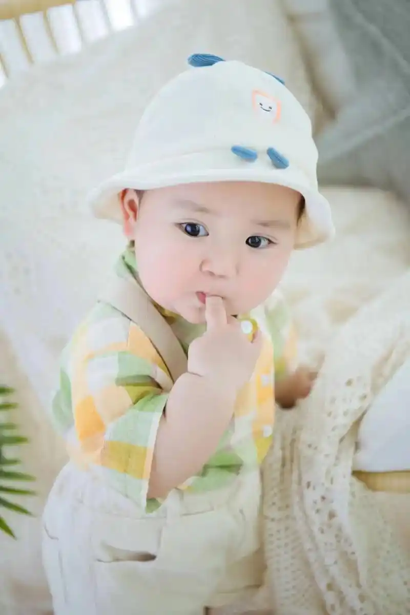 萌萌的小可爱 #一岁一欢喜岁岁皆如意 #宝贝一岁照片 萌萌 - 抖音