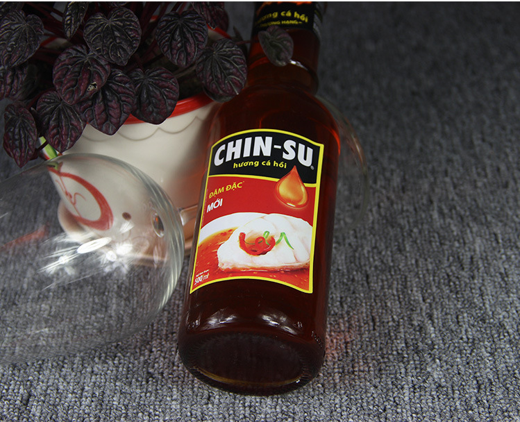 首页 食品饮料 调味品 鱼露 >原装越南鱼露 玻璃瓶装鲜美纯正批发餐饮