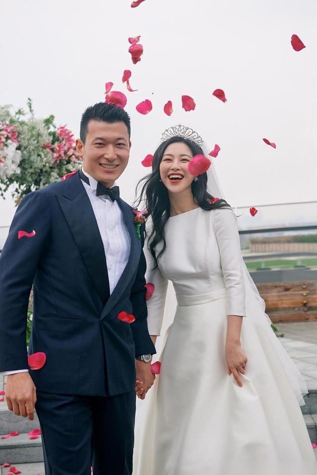 3月18日,演员,主持人朱珠结婚.