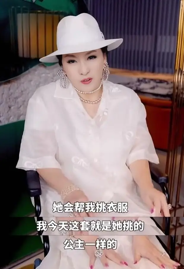 向太伤后出院,郭碧婷带儿女探望,婆媳关系不经意间暴露了_向华强_陈岚