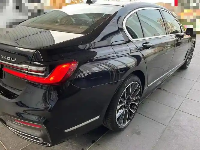 宝马740li1198m蓝晶黑松露褐