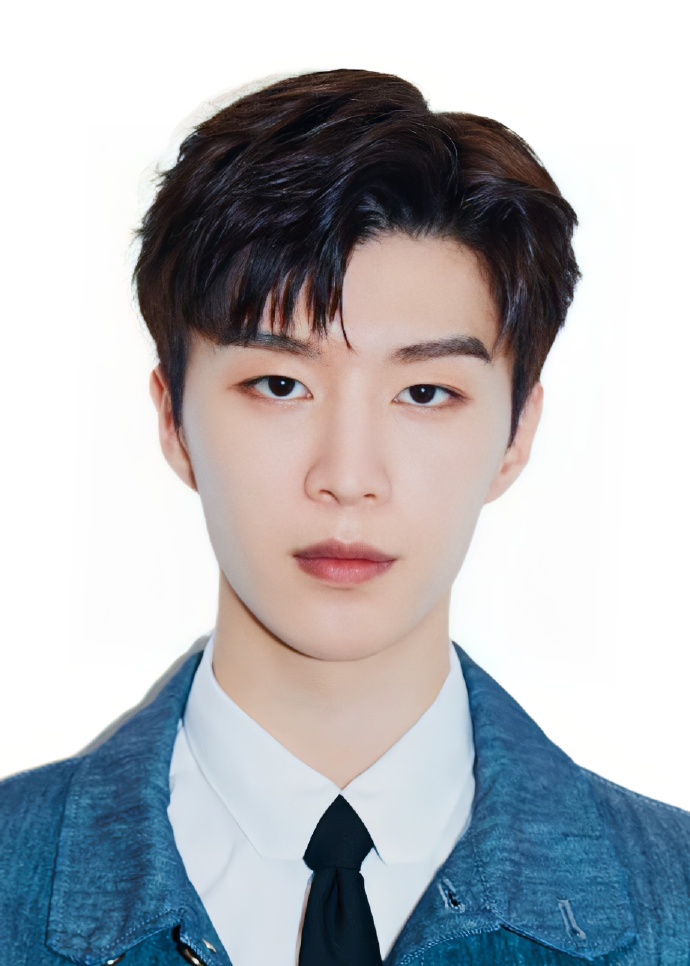 也可能是周记本#7515证件照小范-自修  抱图留评@范丞丞adam0616