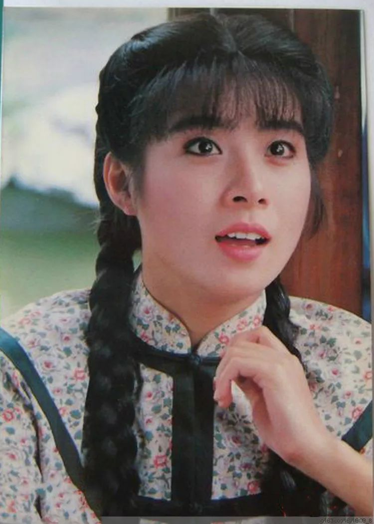 她被琼瑶捧红了13年,红得发紫时退出娱乐圈,定居海外,再无音讯|岳翎