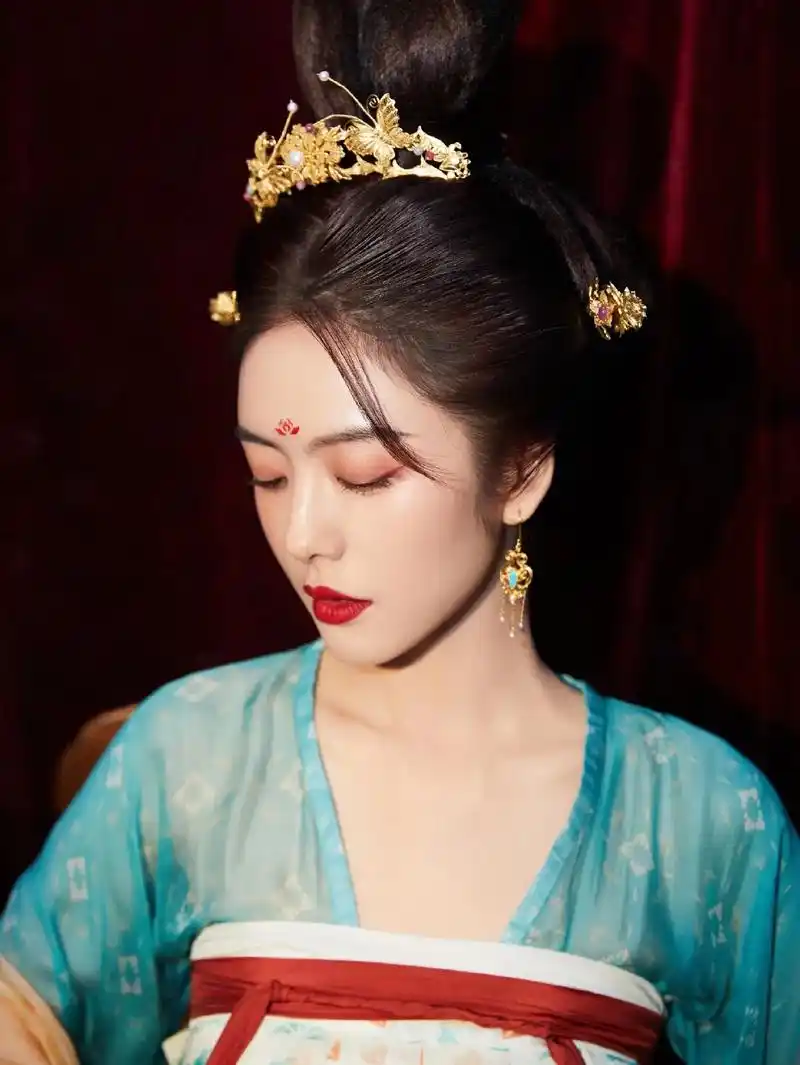 蔡文静 #古装  被美到了 - 抖音