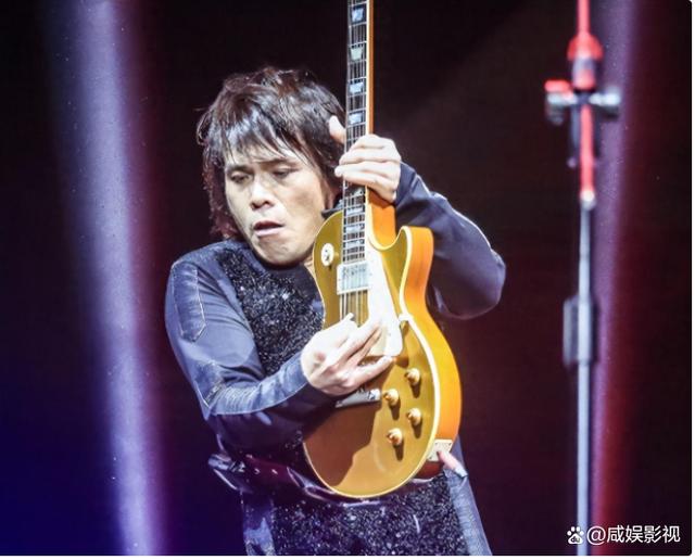伍佰的成名之路,他凭什么能被称为"摇滚歌神"