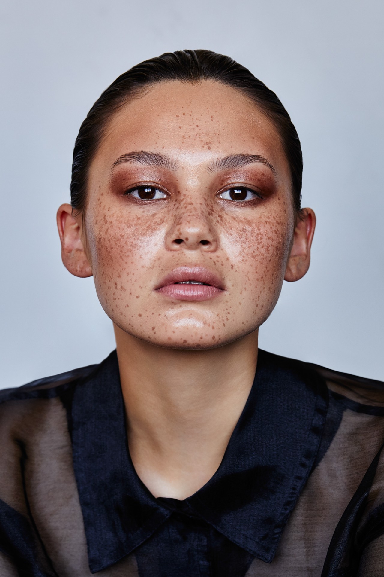 欧阳娜娜雀斑妆上热搜你确定真的可爱吗