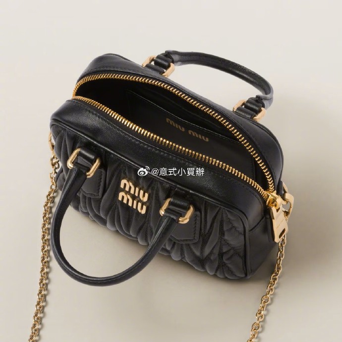 miumiu 黑色羊毛褶皱mini arcadie matelassé包包~超好折扣12900