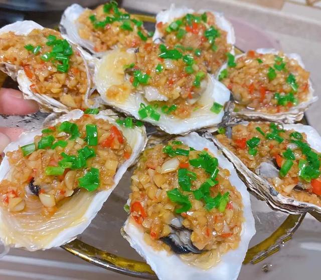 菜谱分享|蒜蓉粉丝生蚝,一口一个真的太满足了!