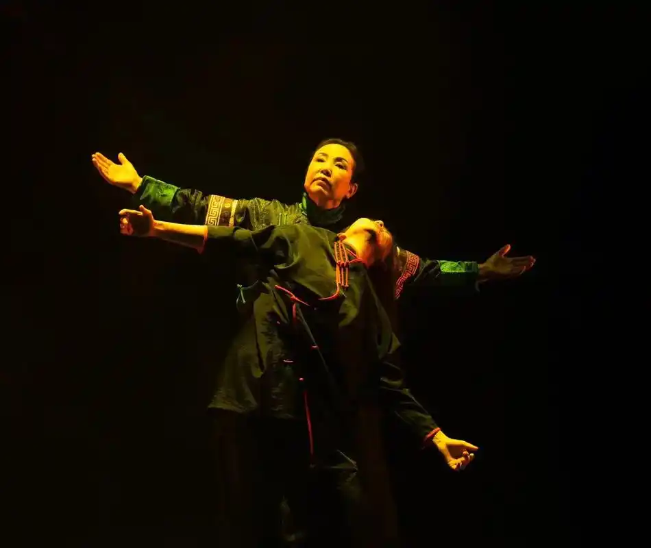 上海国际艺术节剧照##草原文化了解一下 #这个蒙古舞太带感 - 抖音