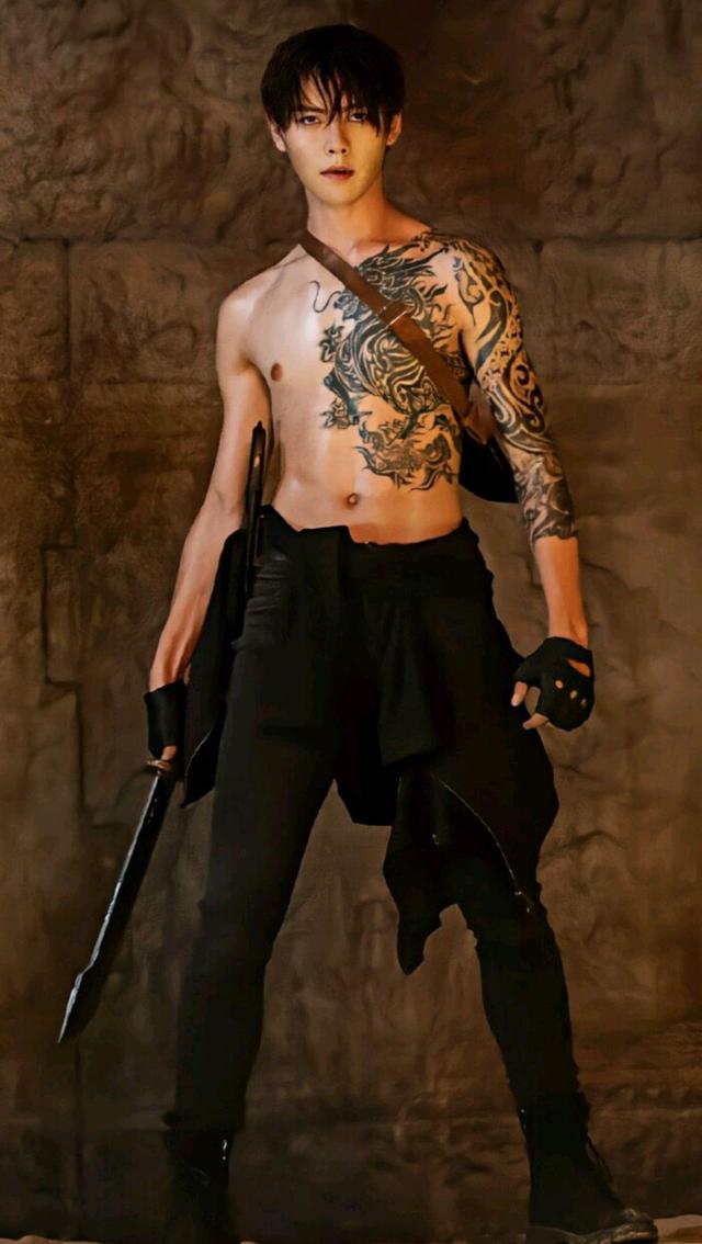 肖宇梁饰张起灵剧照,铁三角大闹天宫后被琉璃孙堵了