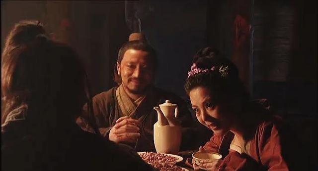 孙二娘做人肉包子,为什么吃饭的客人没感觉到口味不对?