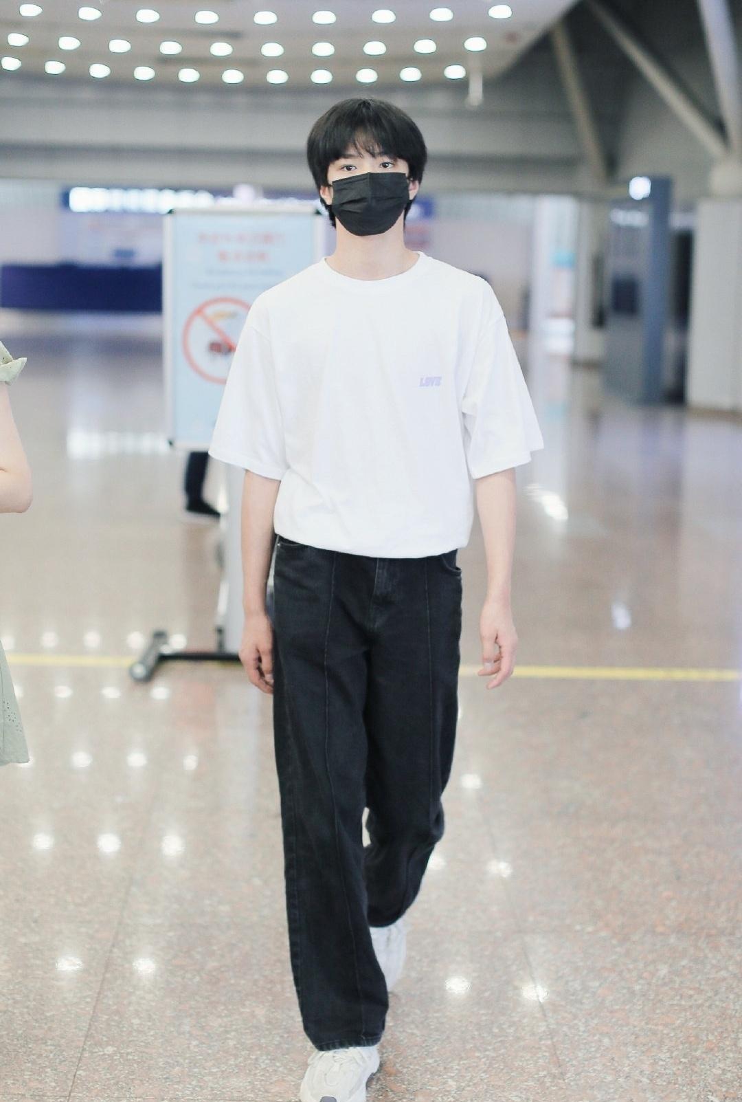 穿搭也是理想型_黑色_感觉_整体