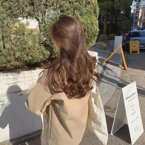 成熟气质女生背影头像