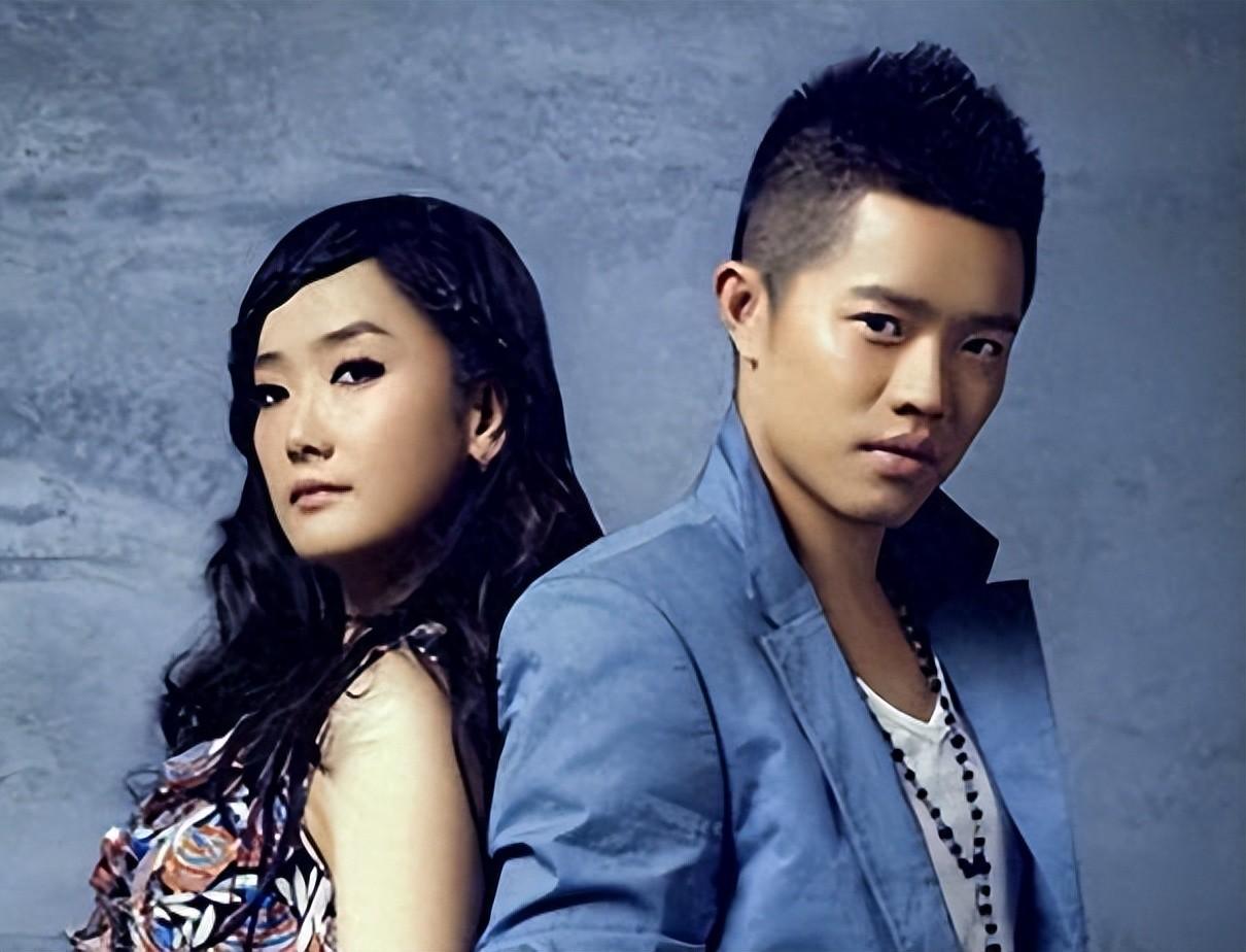 "凤凰传奇"五五分账25年,不是玲花傻,而是曾毅是团队灵魂