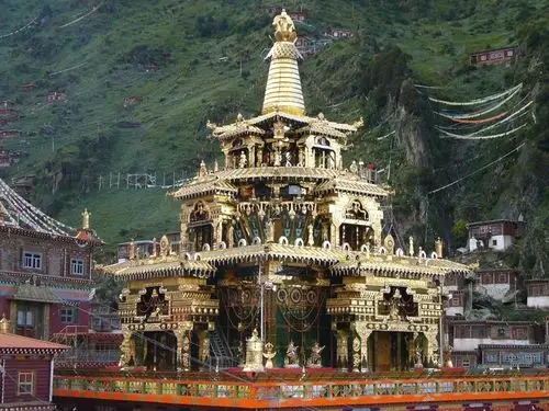 噶陀金刚座中阴文武百尊坛城