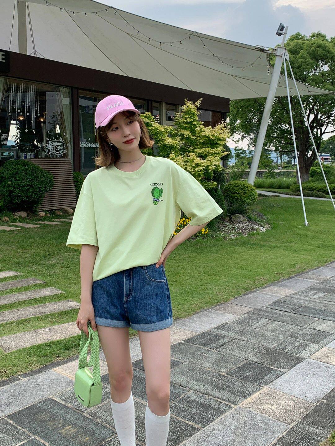 除了有超可爱的浅绿色t恤可以穿,还可以自己种菜呢~"生"菜有道,寓意超