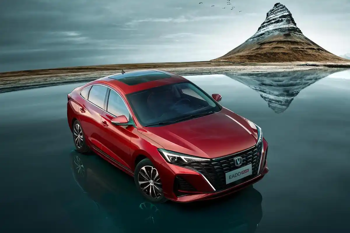 新款长安逸动plus或5月20日上市!提供两种前脸,内饰小改_儋州房产网