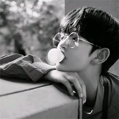 戴眼镜男人头像图片成熟霸气眼镜男图片真实帅气