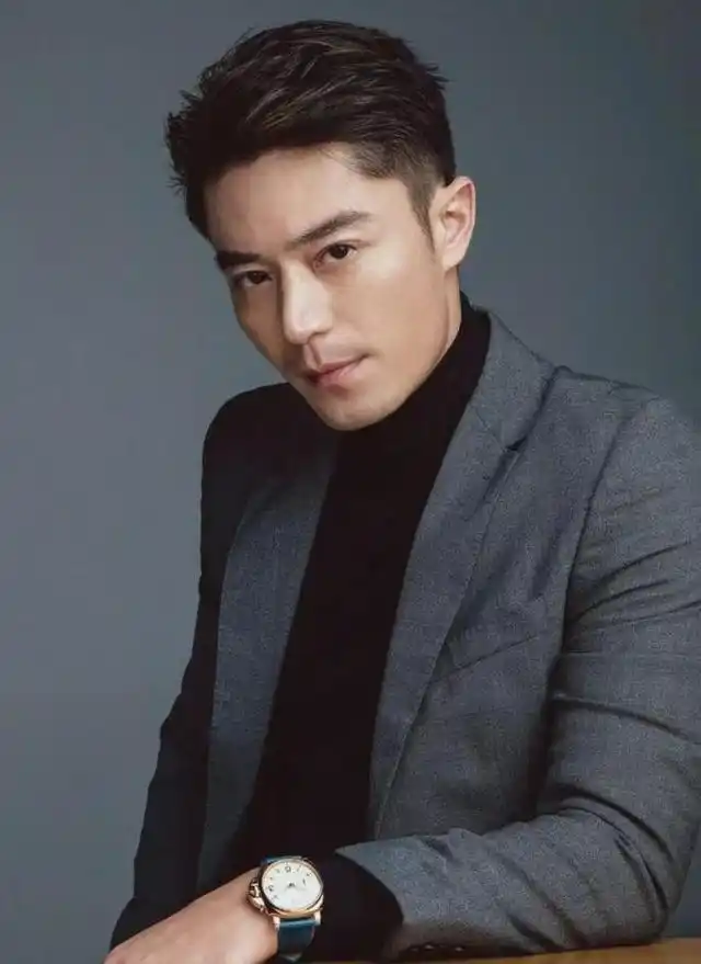 霍建华全面复出搞事业新剧轻年搭档95花还有三部剧待播