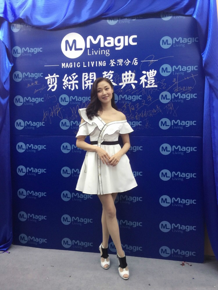 满满的活力,充满了少女的气质,相信大家也能够感受到来自万绮雯的魅力