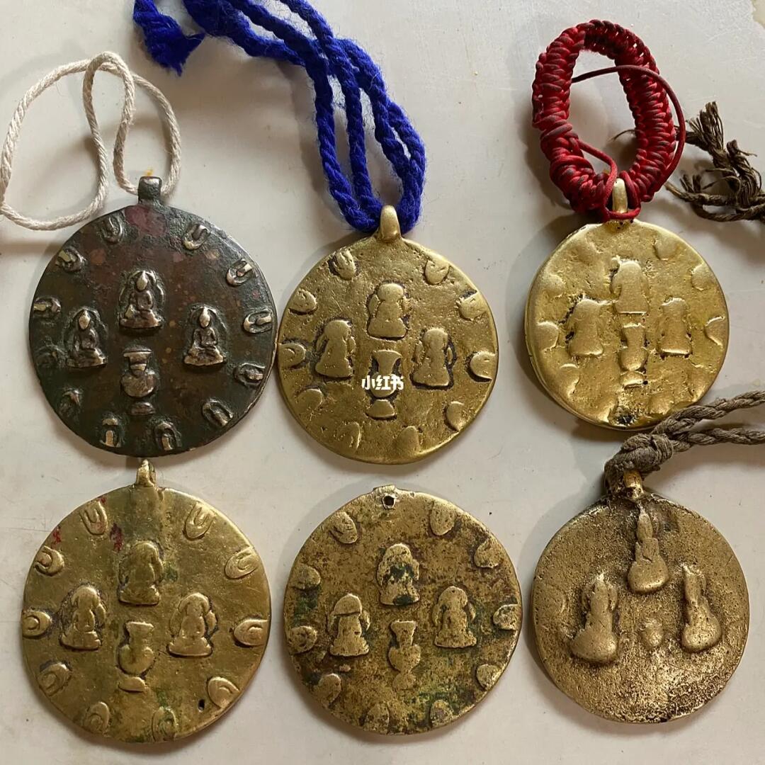 九宫八卦牌背面之三怙主