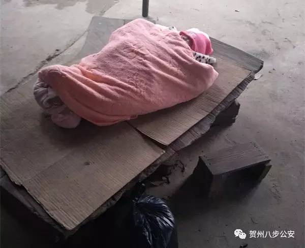 信都街头发现一个被遗弃的女婴,一起帮她找父母!