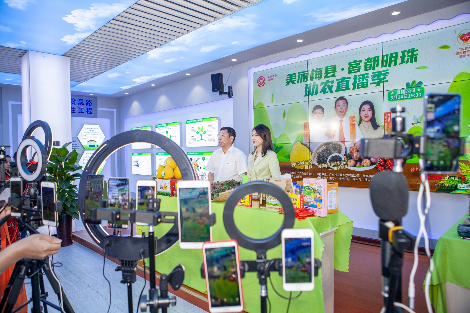 【乡村振兴】超百万人围观,"带货"482万元!梅州梅县这场助农直播火了