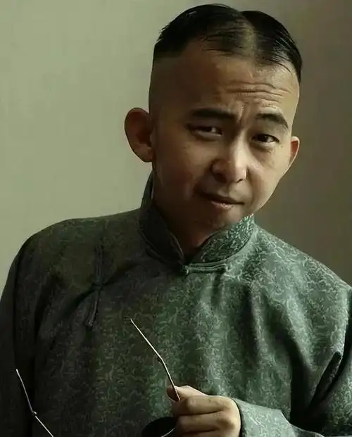 长得丑却娶了漂亮老婆的明星 小眼睛矮个子长得难看还能娶美娇妻(19)