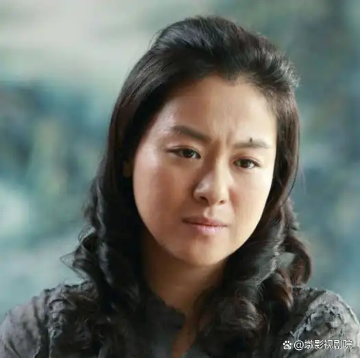 祖峰毕业于北京电影学院,毕业后不仅留校任教,更是攻读该校研究生学位