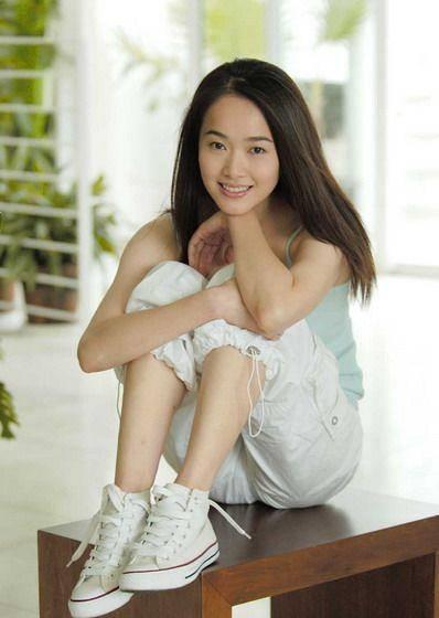 她曾想当体操运动员,却被姜文带入娱乐圈,走红后绯闻不断_左小青_梦想