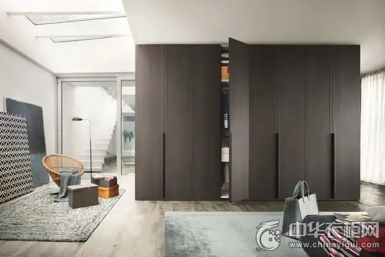 简约风格主卧大衣柜效果图 整体定制衣柜图片