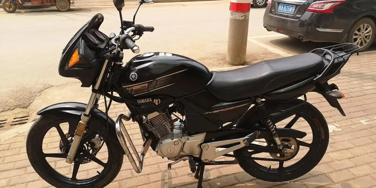 刚刚到一台极品黑色国三天剑雅马哈125 - 抖音